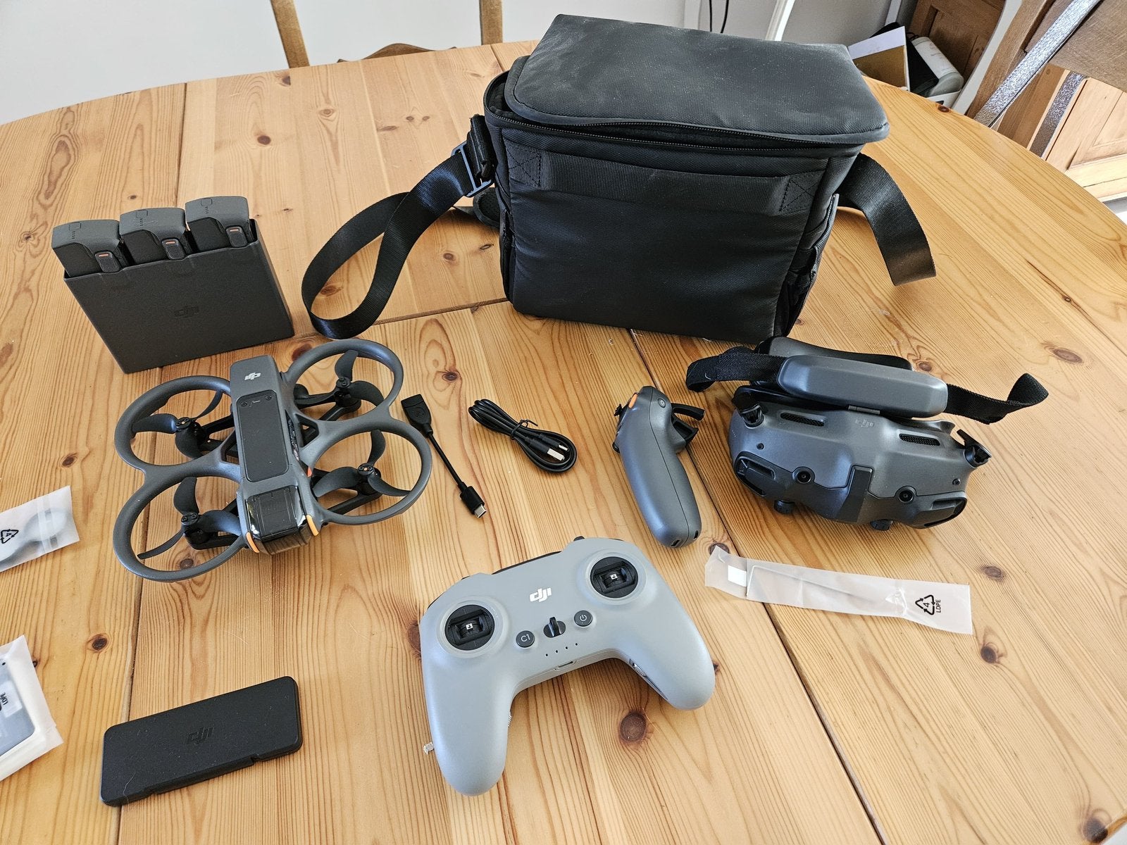 DJI Avata 2 Fly More Combo – Goggles 3 - kit complet, Enlèvement, Comme neuf, DJI