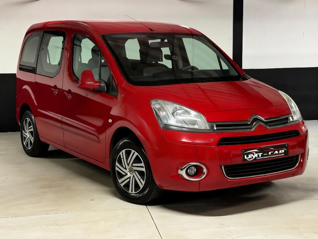 CITROEN BERLINGO 1.6i/VOLLEDIG ONDERHOUD HISTORIE+ GARANTIE✅, Auto's, Citroën, Voorwielaandrijving, Euro 5, Zwart, 4 cilinders