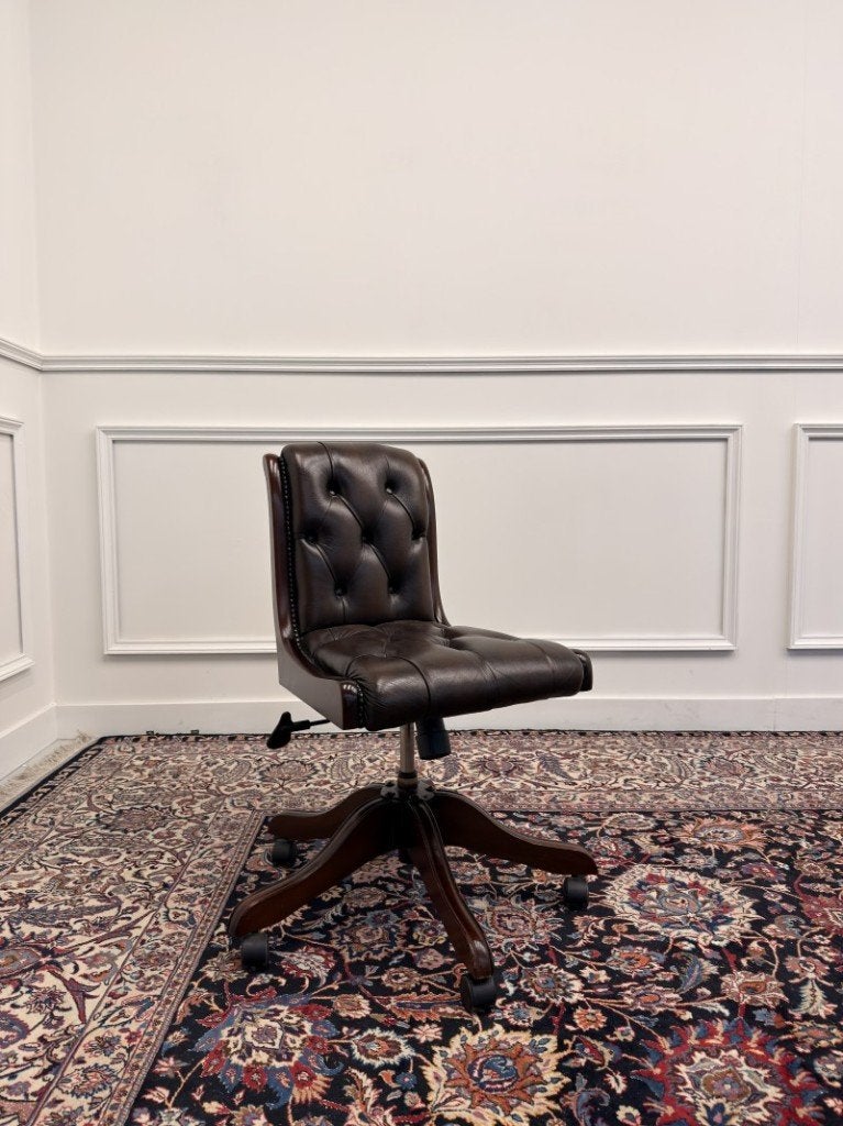 Klassiek Engels Chesterfield Bureaustoel, Antiek en Kunst, Antiek | Kantoor en Zakelijk, Ophalen