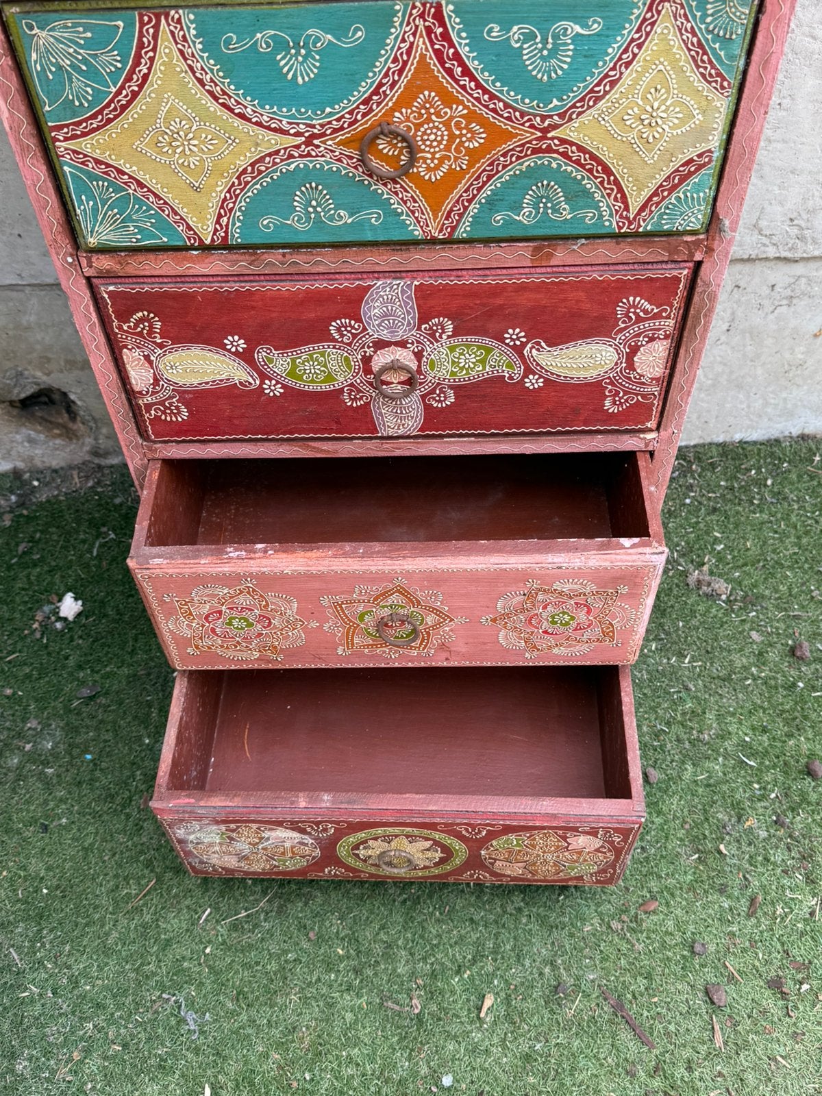 Commode d'Inde avec huit tiroirs spacieux, Enlèvement, Utilisé