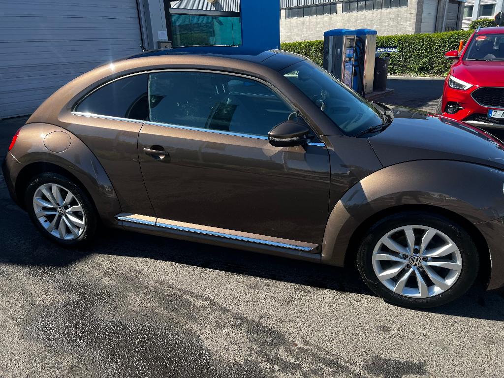 La voiture Volkswagen Beetle est propre et fonctionne très, Autos, Euro 5, Entreprise, Boîte manuelle, Coccinelle