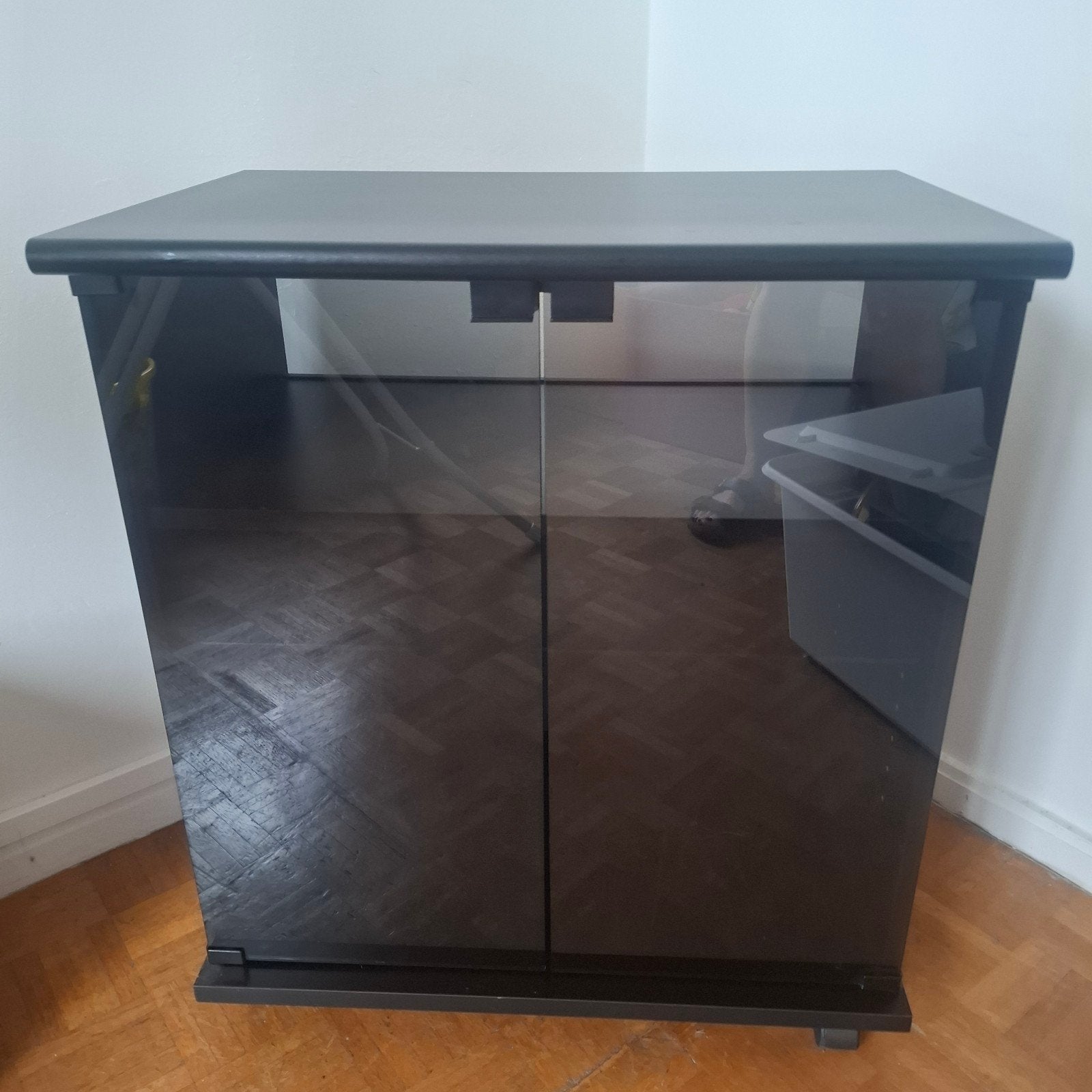 TV meubel op wieltjes, Ophalen, Kunststof, 50 tot 100 cm, Zo goed als nieuw