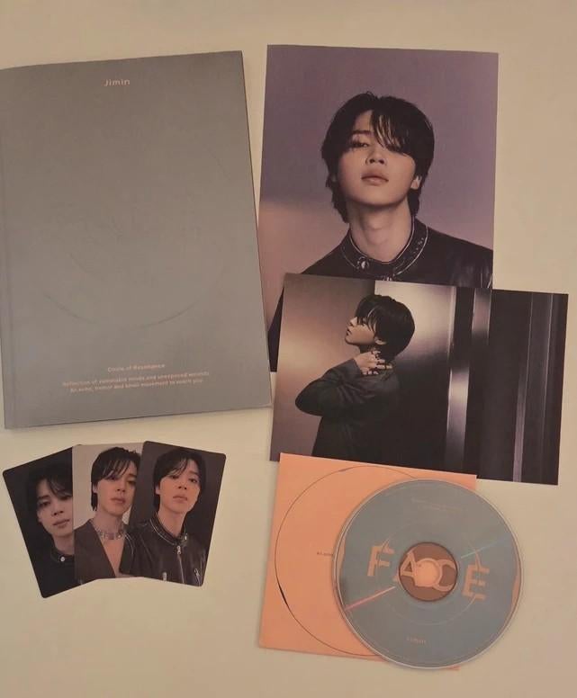 Version foncée de l'album Jimin Face, CD & DVD, CD | Pop, Comme neuf, Coffret, Enlèvement ou Envoi