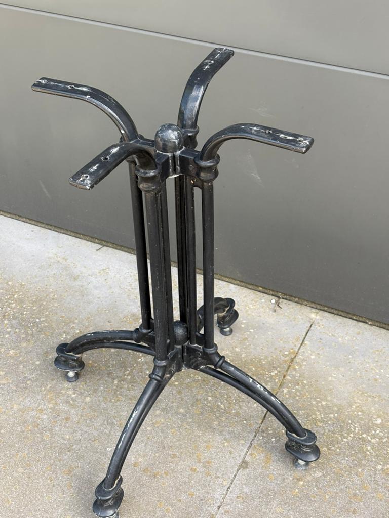 Pied de table, Jardin & Terrasse, Enlèvement, Comme neuf