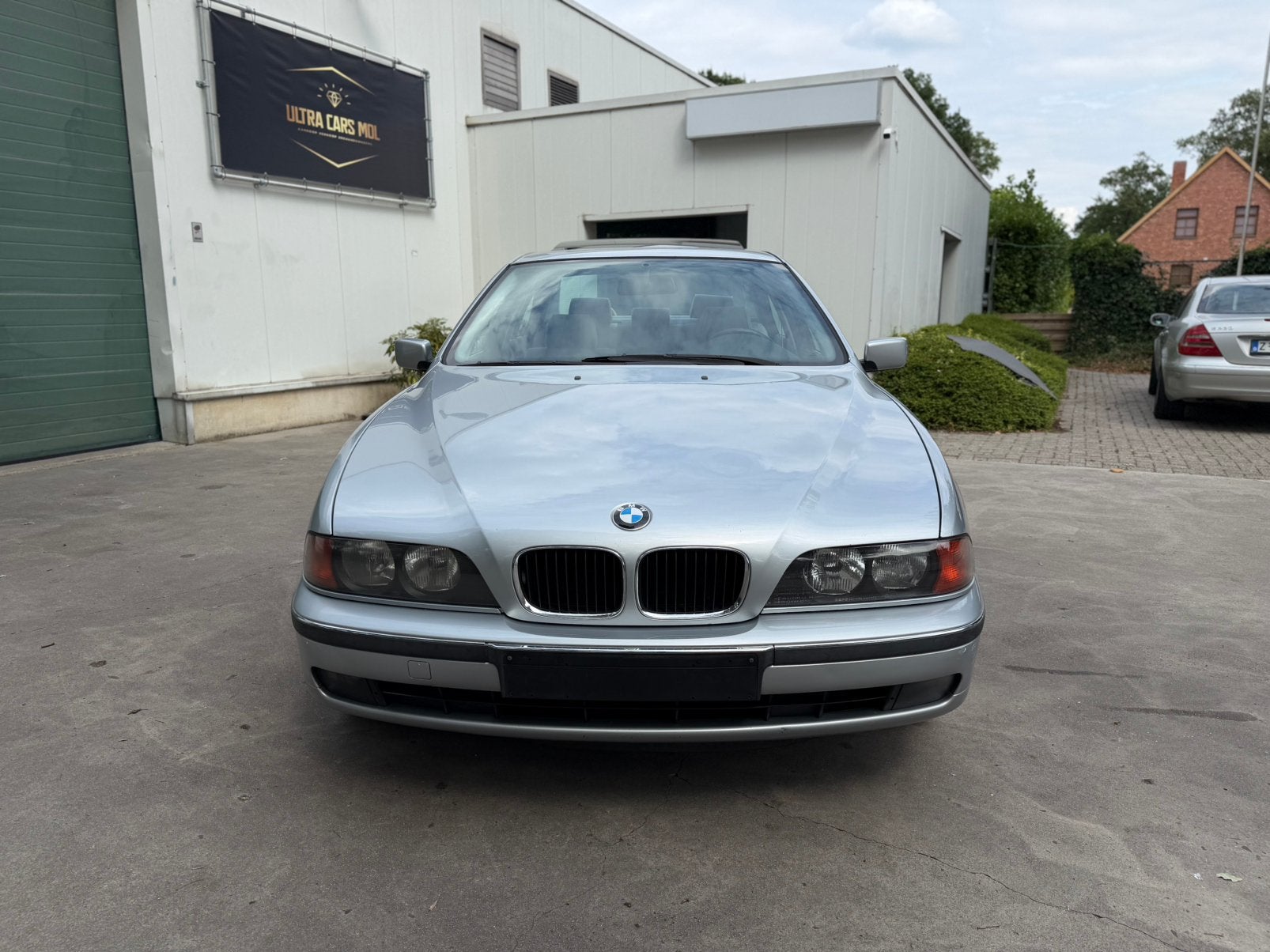 BMW 520i E39 Automaat/Schuifdak/Airco/Bijna Oldtimer/GEKEURD, Autos, BMW, Entreprise, Entretenue par le concessionnaire, Berline