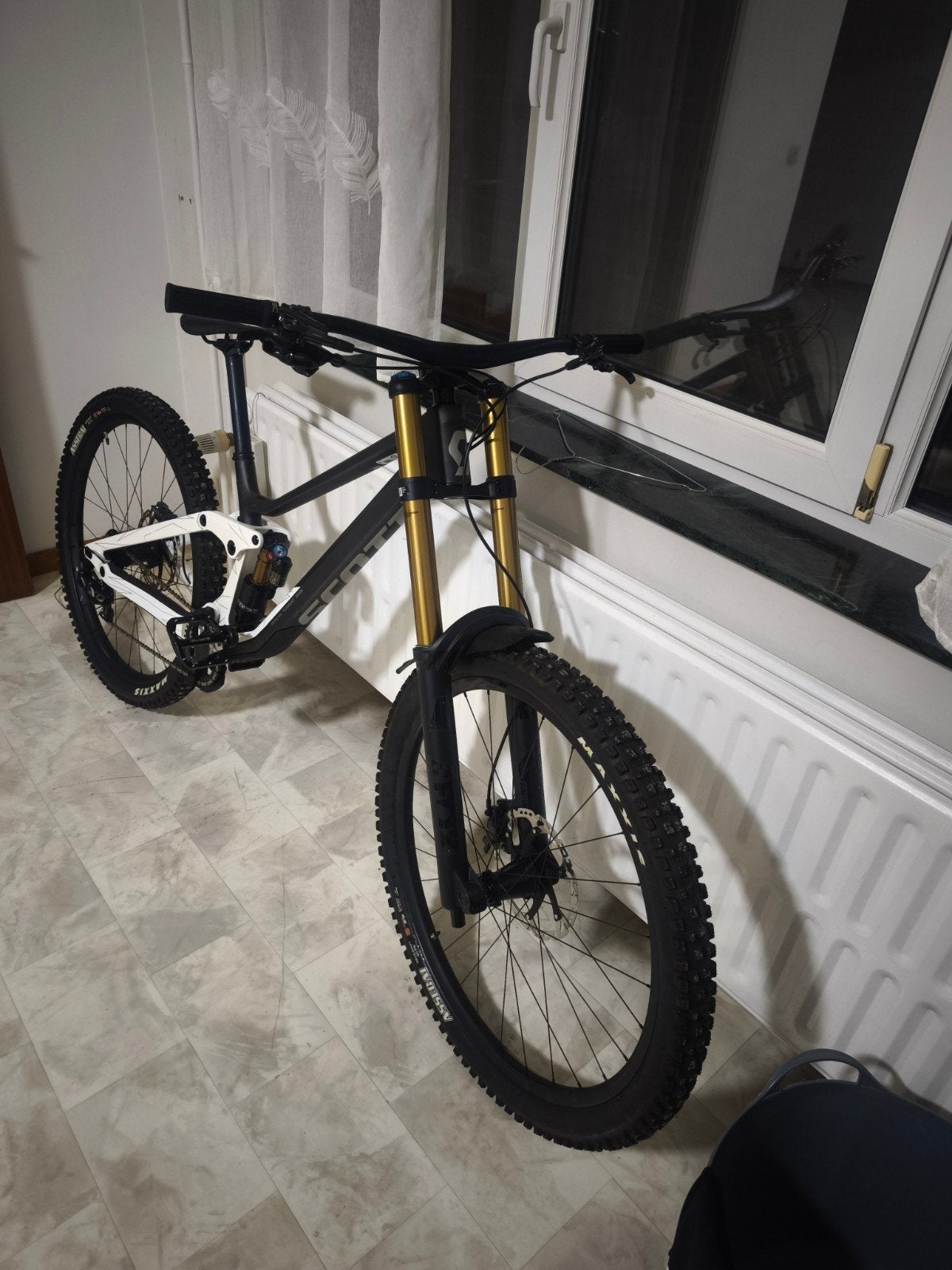 VTT dh scott Gambler 900 tuned, Vélos & Vélomoteurs, Enlèvement