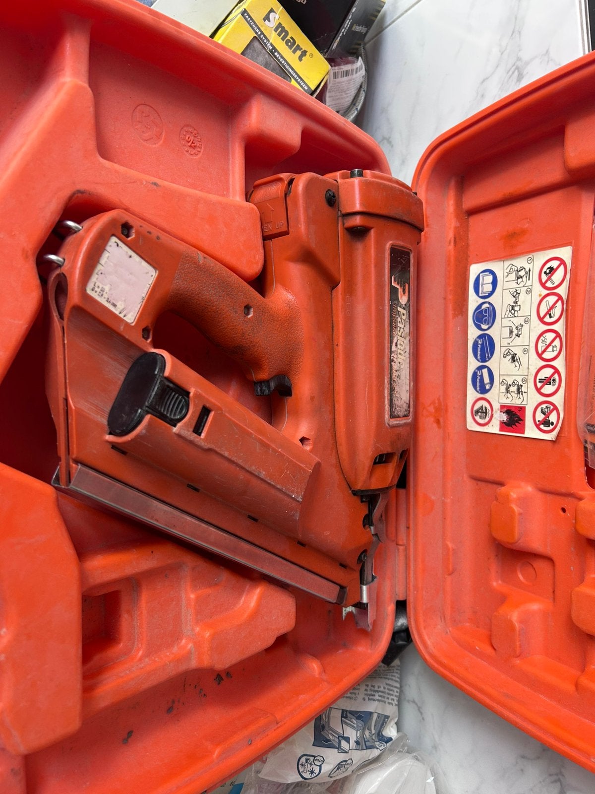 Paslot Clouse a gaz, Enlèvement, Utilisé