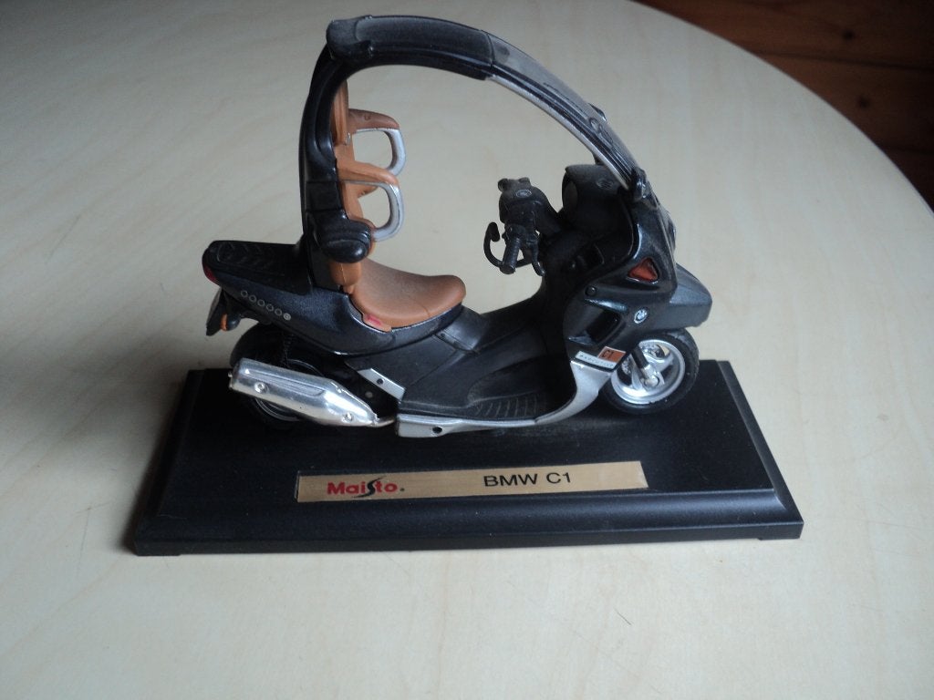 maisto 1/18 motorfietsmodellen, Ophalen of Verzenden, Zo goed als nieuw, Motor, Maisto