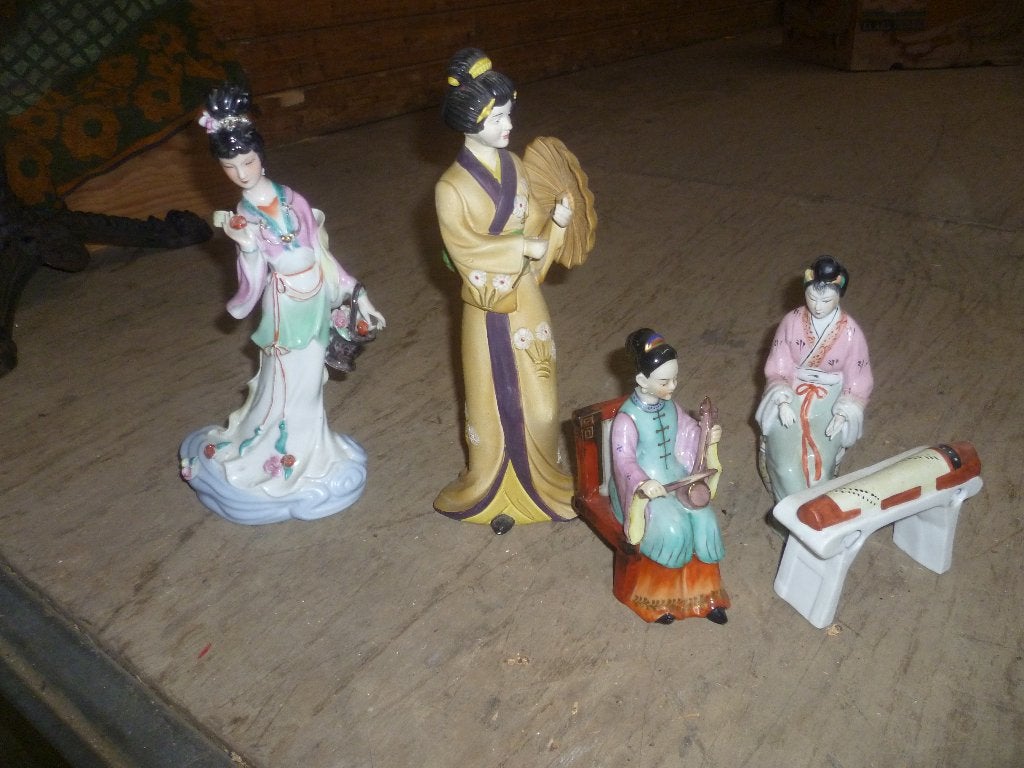 PORCELEINEN CHINEESE BEELDEN, Enlèvement
