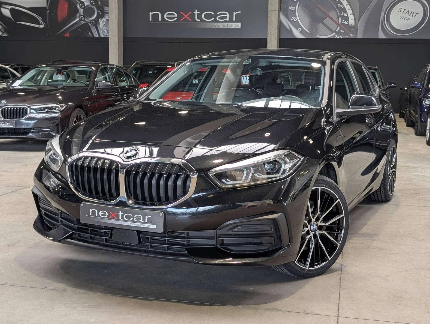 BMW 1 Serie 116 dA Hatch New *CUIR-LED-NAVI PRO-CRUISE-PARKI, Autos : Divers, 1496 cm³, Automatique, BMW, Noir