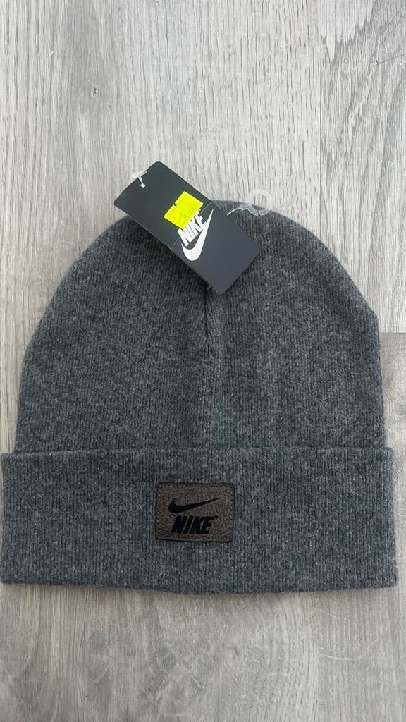Muts nike, Ophalen of Verzenden, Zo goed als nieuw, Maat 48/50 (M), Muts