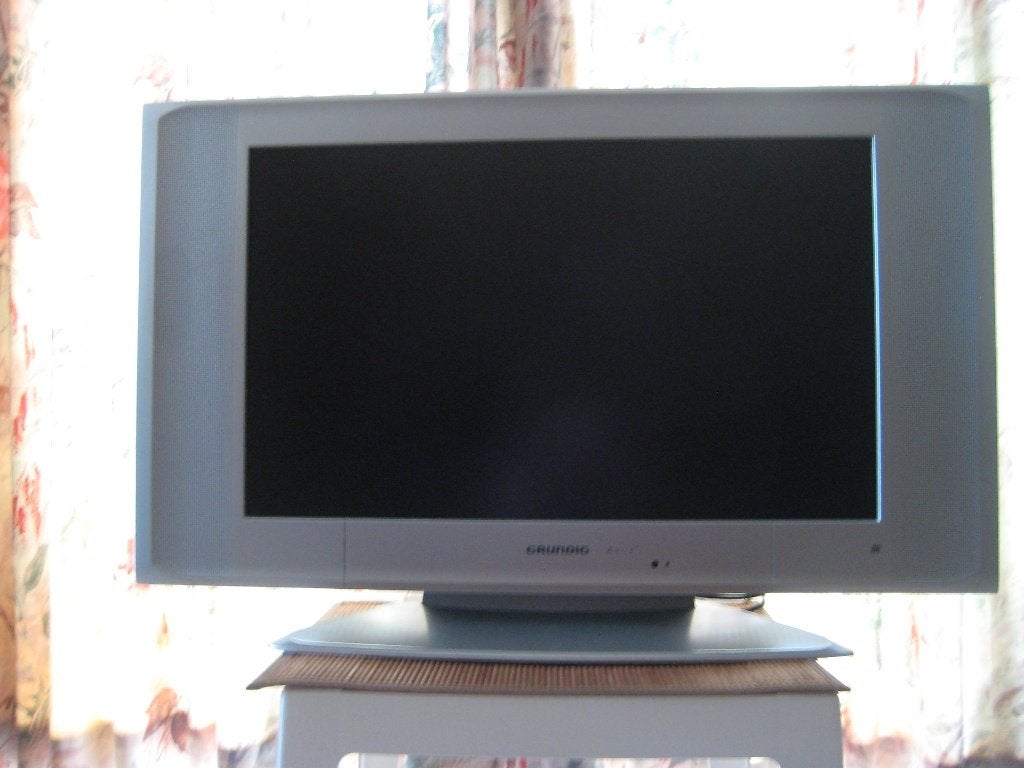 TV couleur Grundig - écran LCD Amira - gris argenté, Enlèvement, Utilisé, Grundig