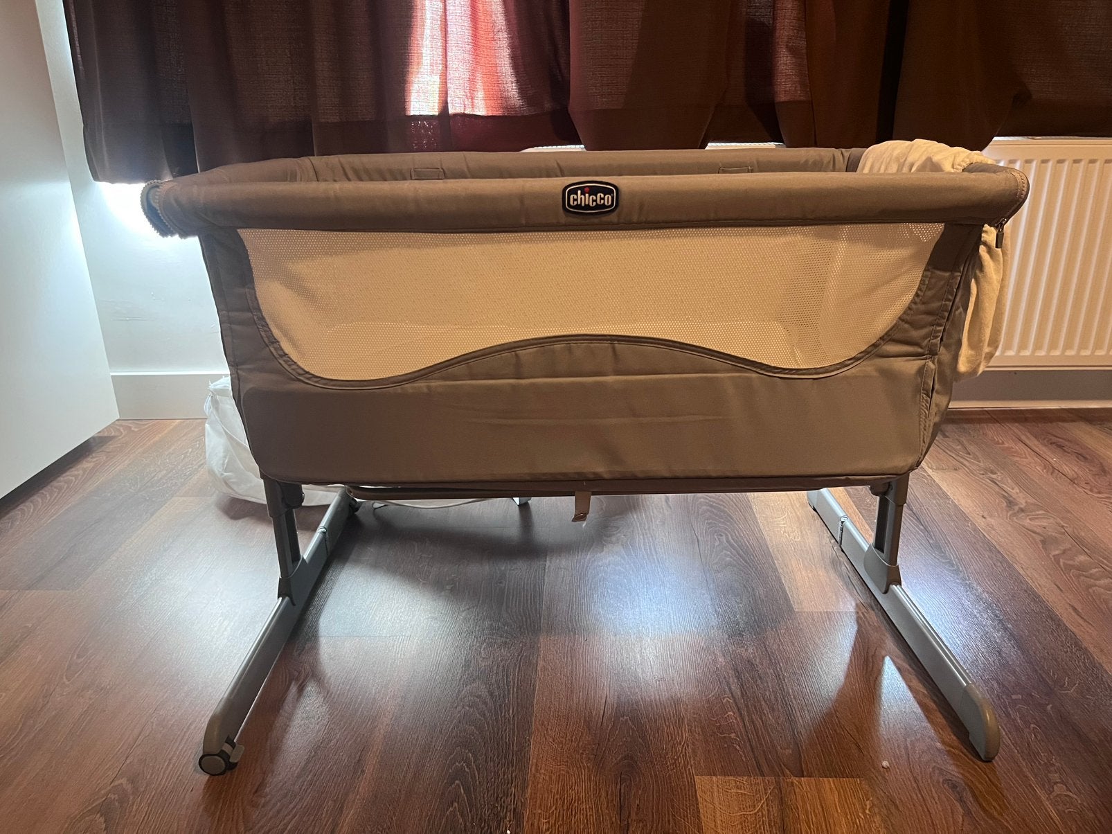 Chicco next2me co-sleeper met lakentje, Enlèvement