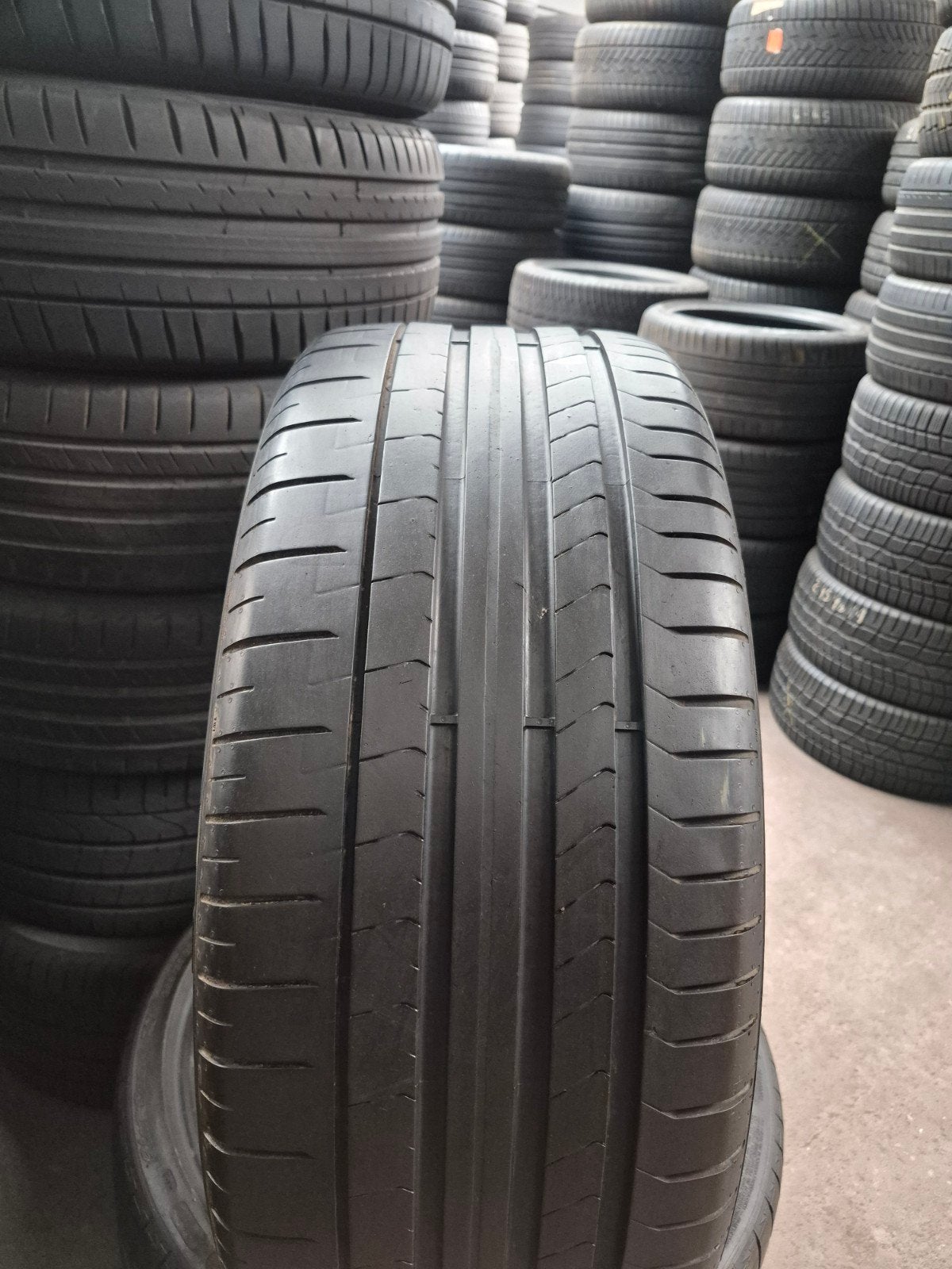 26540r22 265 40 r22 265/40/22 Pirelli avec montage, Enlèvement ou Envoi