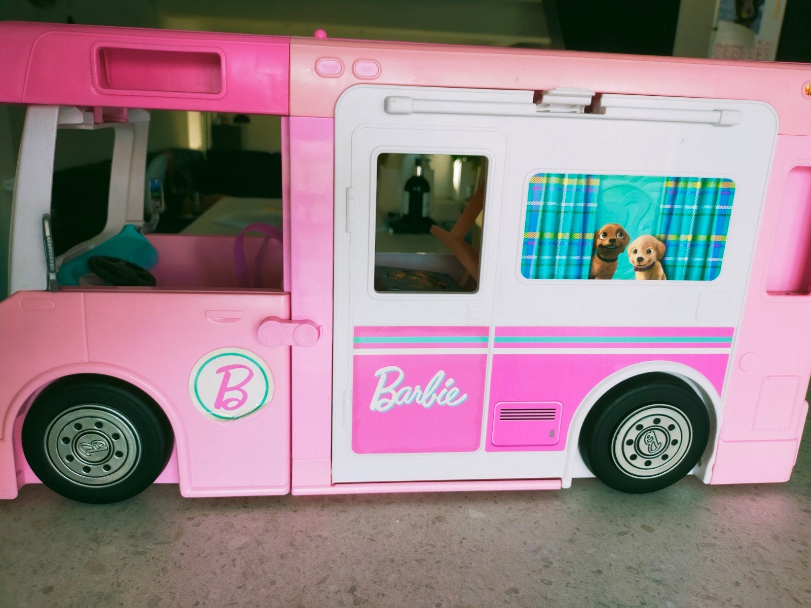 barbie camper, Enlèvement