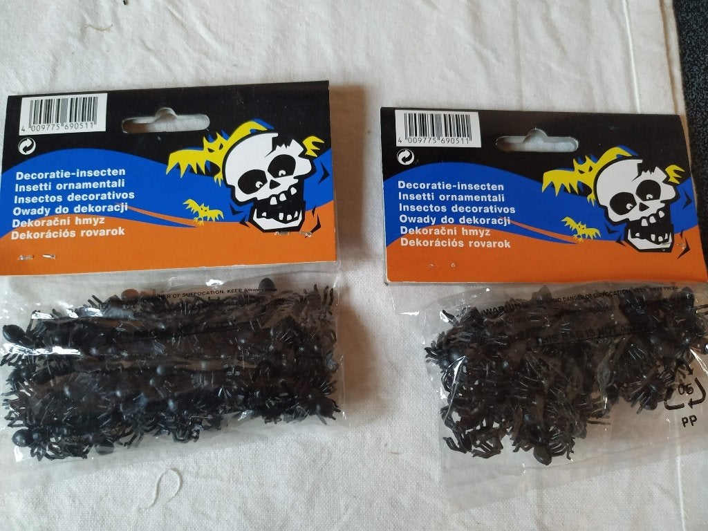 halloween decoratie spinnentjes in pvc nieuwe zakjes, Hobby en Vrije tijd, Feestartikelen, Ophalen of Verzenden, Nieuw, Feestartikel