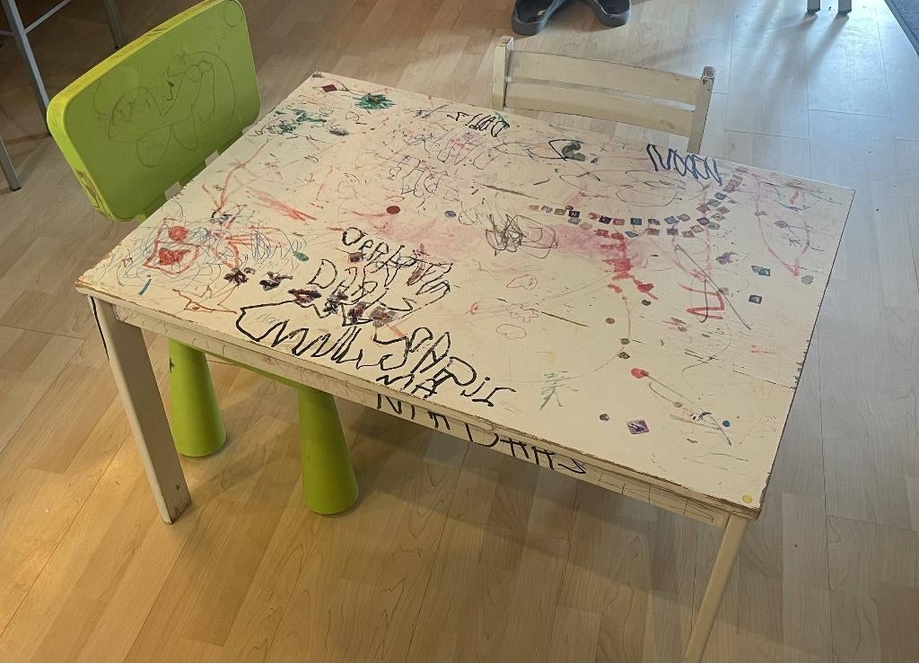 Table et deux chaises pour enfant, Enlèvement, Utilisé, Table(s) et Chaise(s)