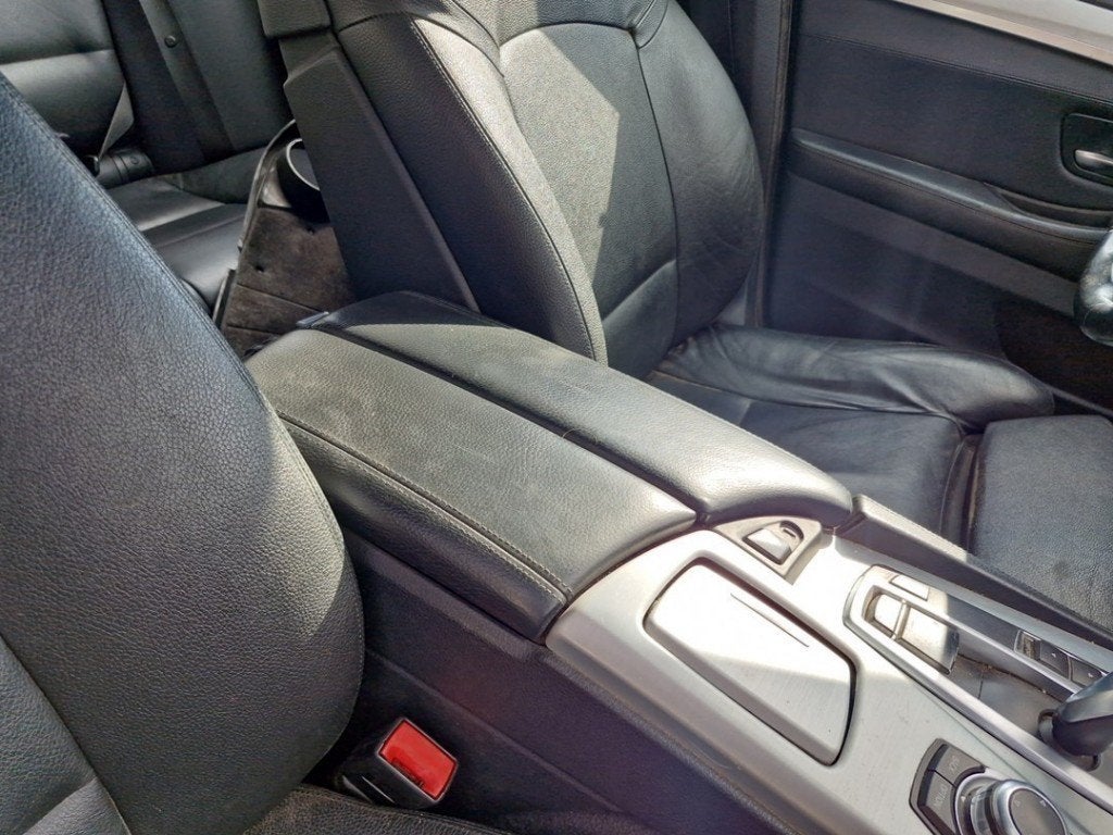 ACCOUDOIR CENTRAL BMW 5 serie (F10) (01-2009/10-2016), Utilisé, BMW, Petuelring 130
80809  München, DE, Bayerische Motoren Werke AG