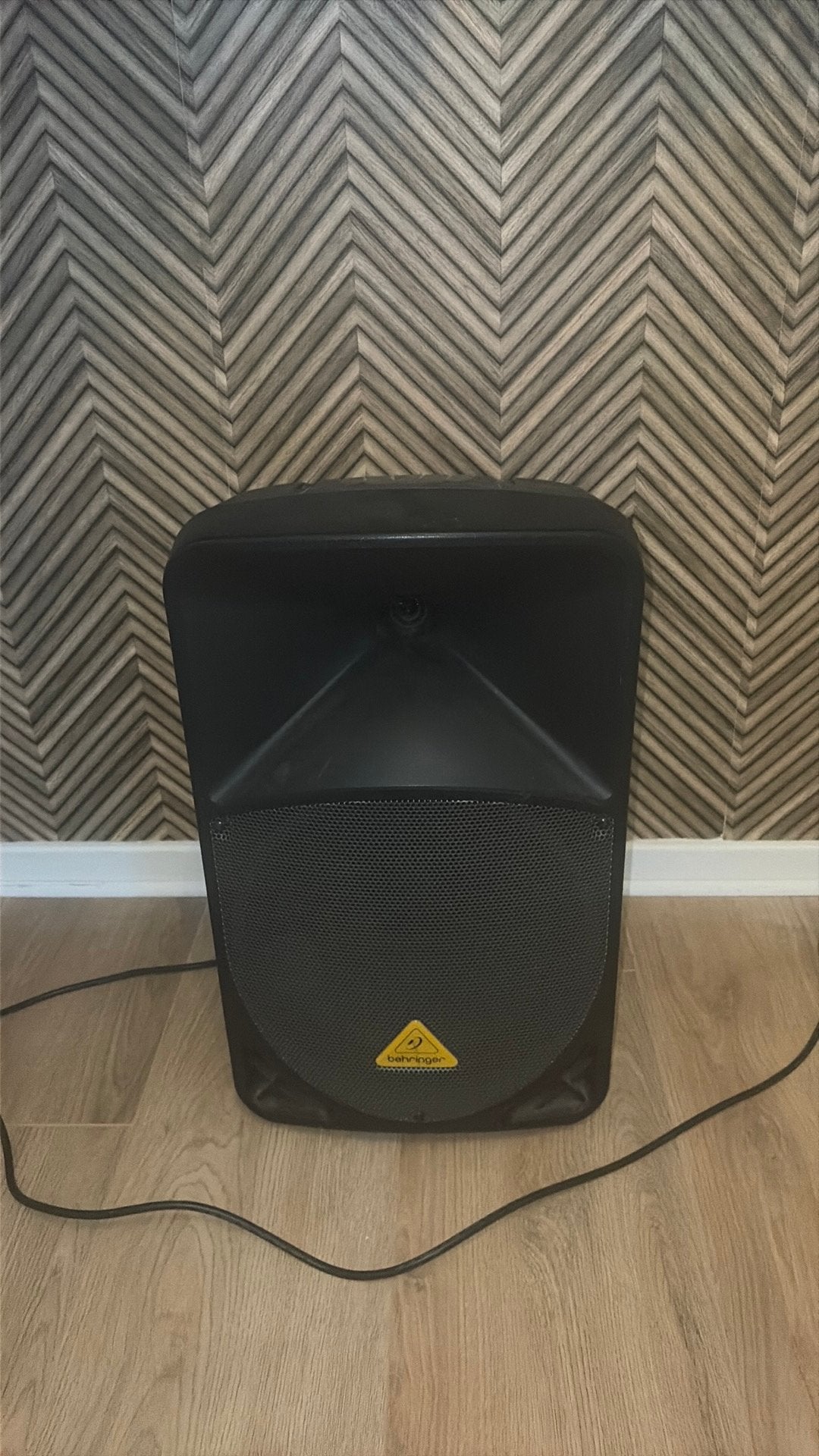Luidspreker Behringer B112D, Audio, Tv en Foto, Ophalen, Zo goed als nieuw