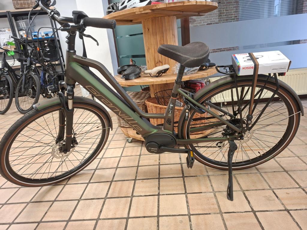 Nieuwe elektrische damesfiets slechts 2km, Fietsen en Brommers, Ophalen