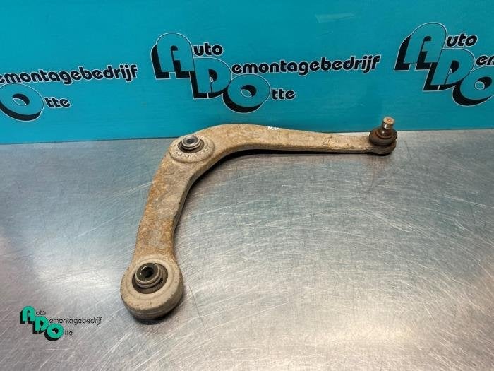 Bras de suspension avant droit d'un Peugeot 206 (206 98-), -, 3 mois de garantie, Utilisé, -