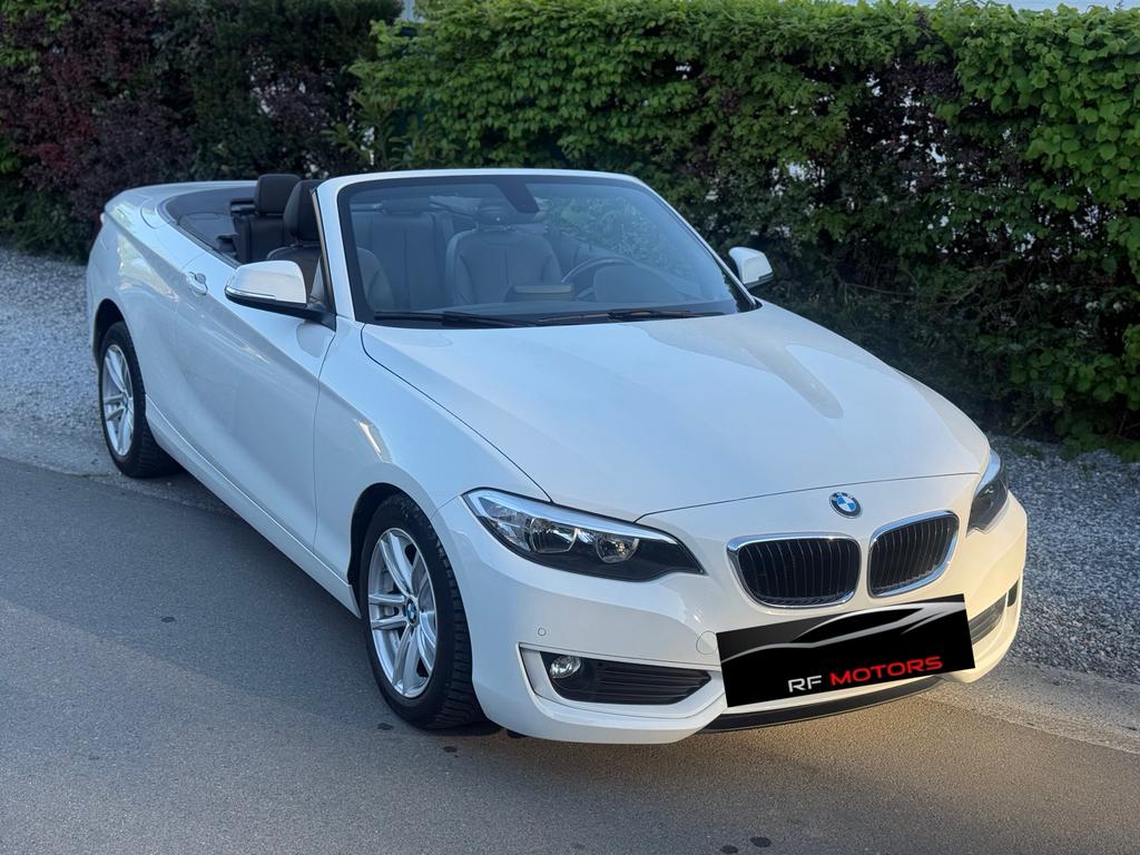 BMW SÉRIE 2 CABRIOLET 220i /AUTOMATIQUE /CUIR /GARANTIE, Autos, Cuir, Euro 6, Entreprise, Cabriolet
