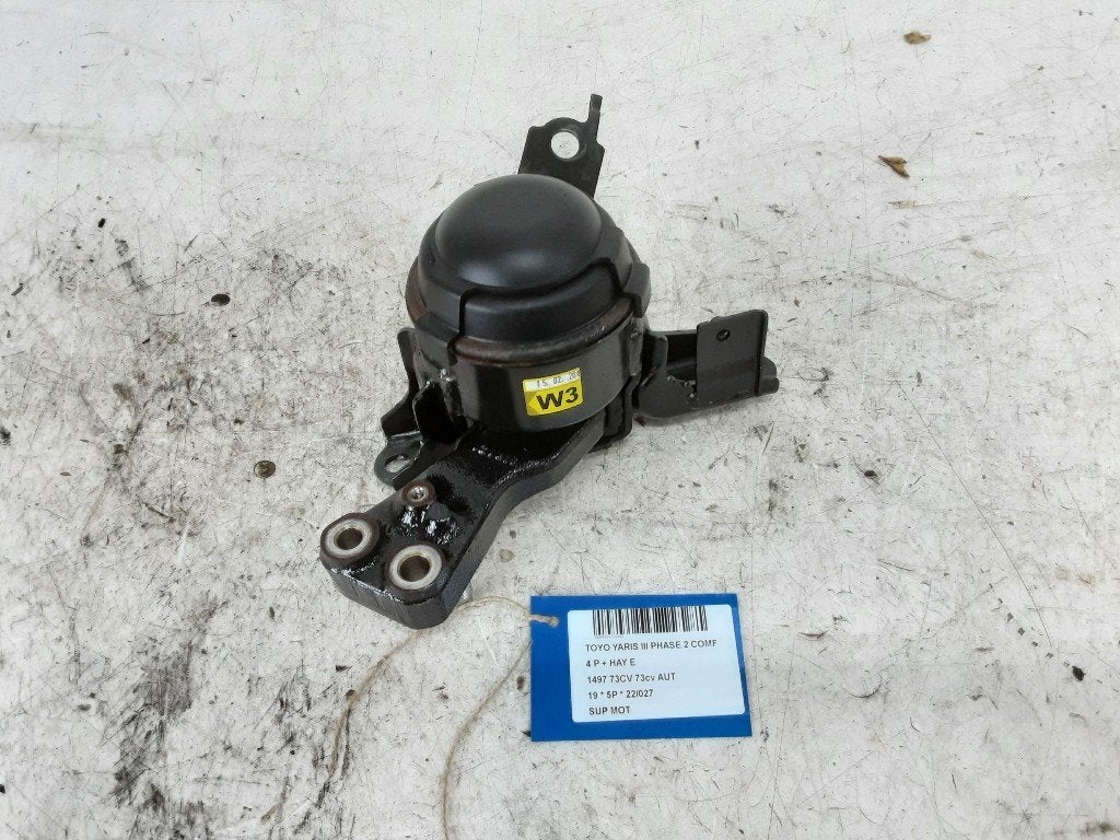 MOTORSTEUN Toyota Yaris III (P13) (01-2010/09-2020), Gebruikt, Toyota
