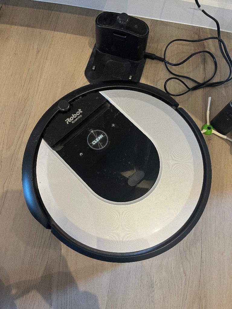 Robotstofzuiger Roomba I7, Elektronische apparatuur, Stofzuigers, Zo goed als nieuw, Robotstofzuiger, iRobot, Bedienbaar via app