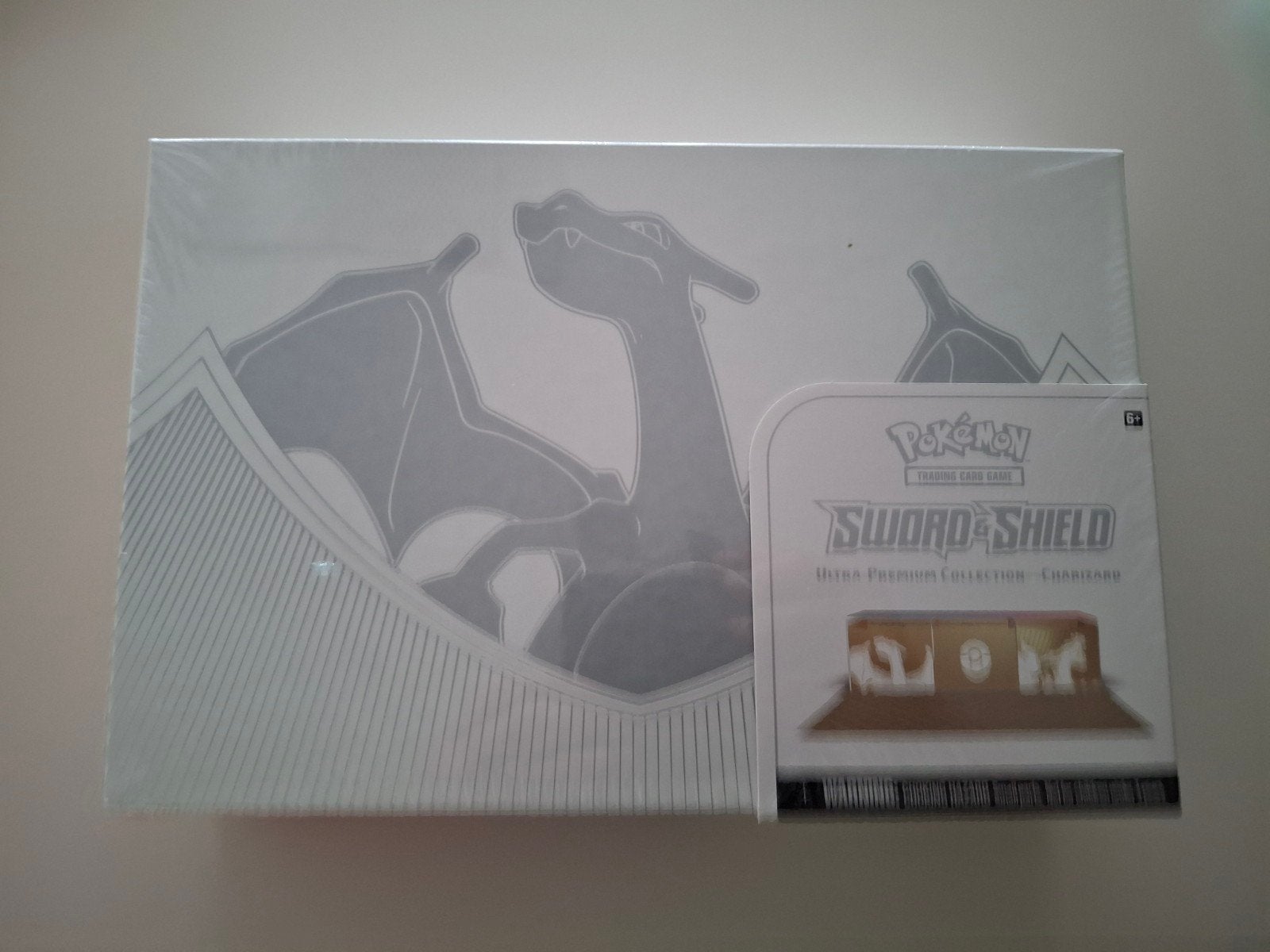 Boîte de collecte Charizard Ultra Premium, Enlèvement ou Envoi
