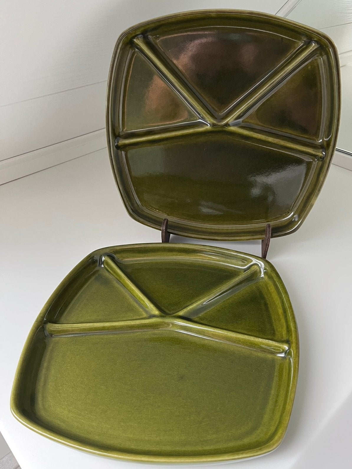 2 vintage olijfgroene fondue borden, Ophalen, Vintage, Zo goed als nieuw, Bord(en)