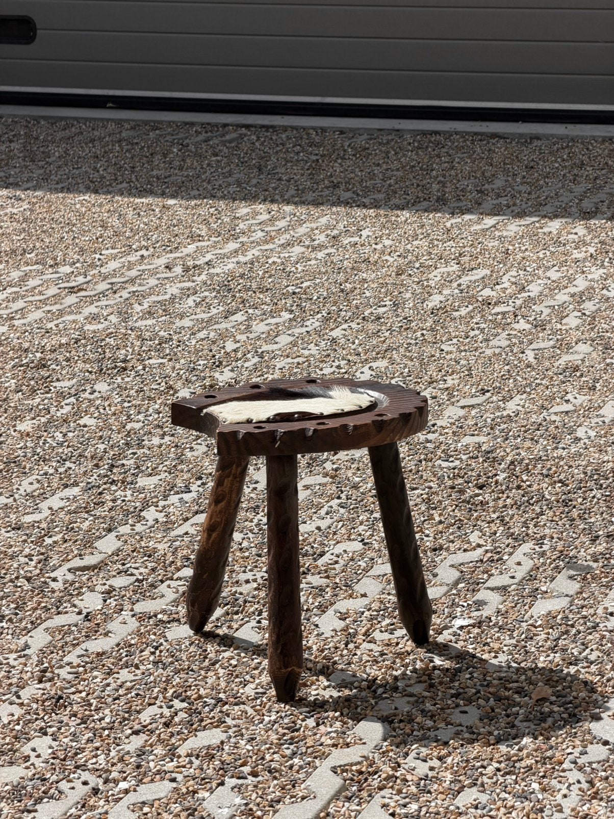 Vintage brutalist dierenvacht kruk, Ophalen, Zo goed als nieuw