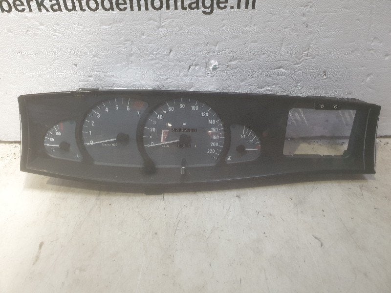 COCKPIT Opel Omega B (25 / 26 / 27) (09-228-408aa), Gebruikt, Opel, Opel Automobile GmbH, Kontakt-opel@opel.com