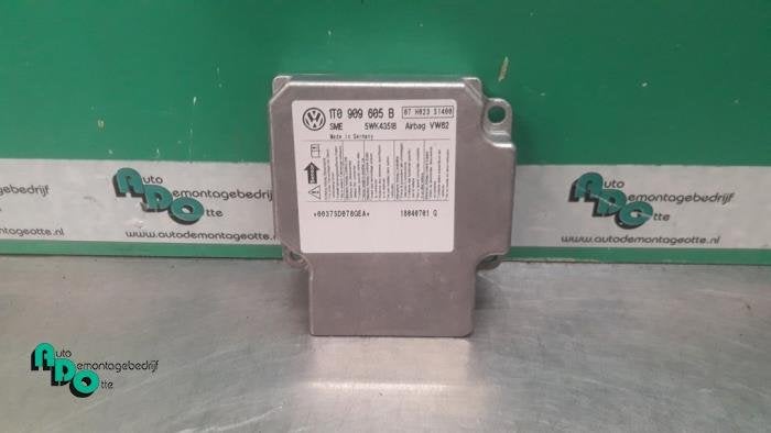 Airbag Module van een Volkswagen Touran (Touran 03-), Gebruikt, -, Volkswagen, -