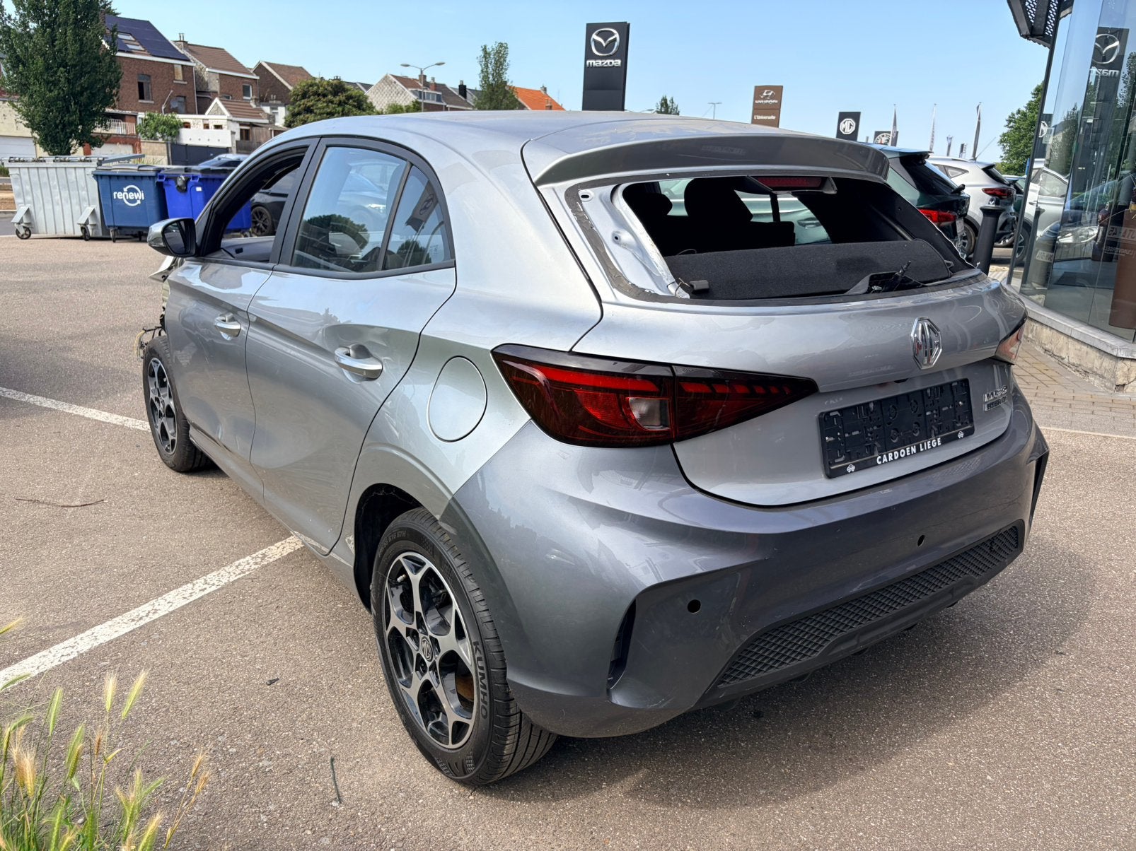 Mg 3, Autos : Divers, Voitures accidentées, Enlèvement