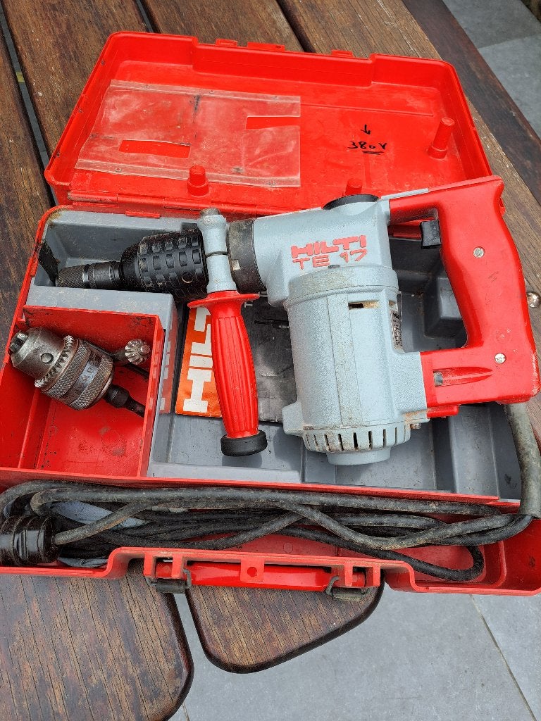 Boorhamer Hilti TE 17, Doe-het-zelf en Bouw, Gebruikt, Klopboormechanisme, 400 tot 600 watt, Ophalen