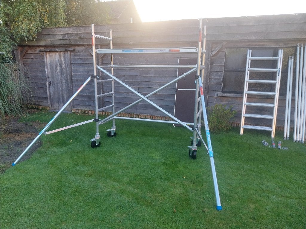 kleine stelling/steiger te huur werkhoogte 6,5 meter, Verzenden, Zo goed als nieuw, Rolsteiger of Kamersteiger, 5 meter of hoger