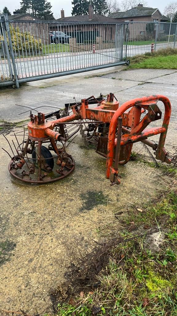 Machines agricoles (râteau, herse, dent vibrante, épandeur), Enlèvement, Cultures