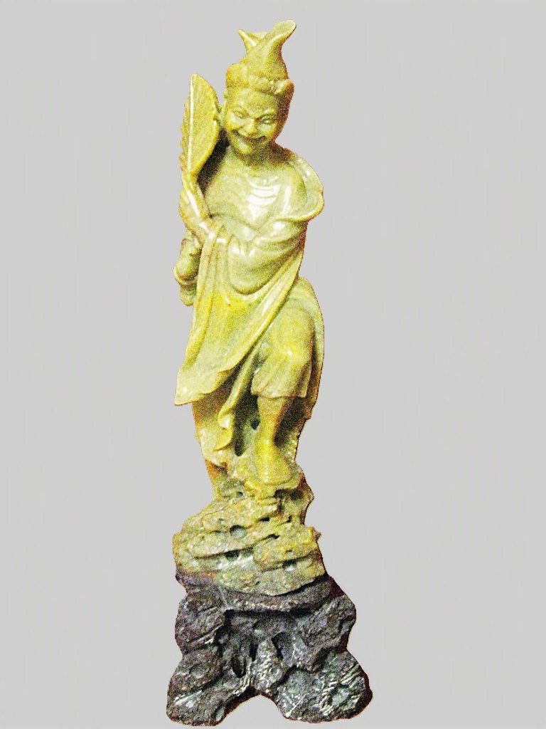 Geel-groene Oosterse sculptuur in aparte kleur (jade)., Antiquités & Art, Art | Art non-occidental, Sculpture, Matériau naturel