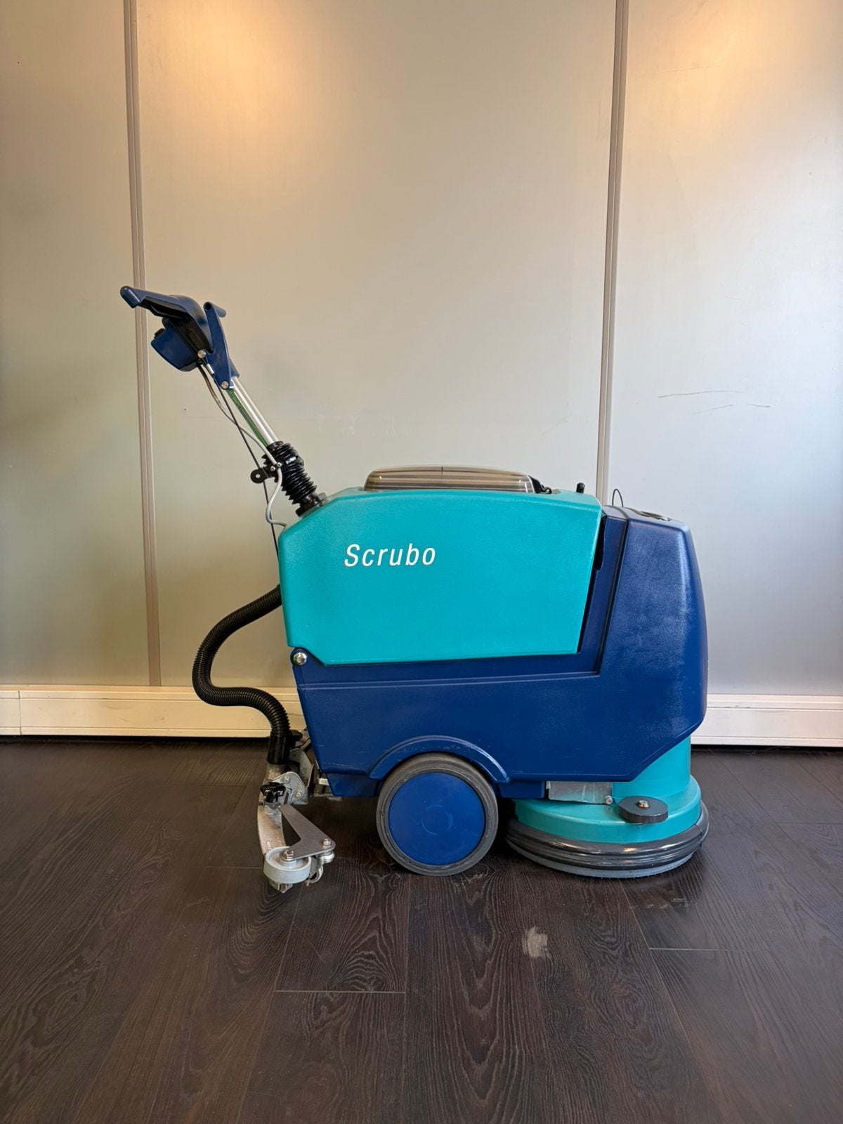 Schrobmachine | Wetrok Scrubo | Nieuw accupakket, Bricolage & Construction, Matériel de nettoyage, Enlèvement ou Envoi, Utilisé