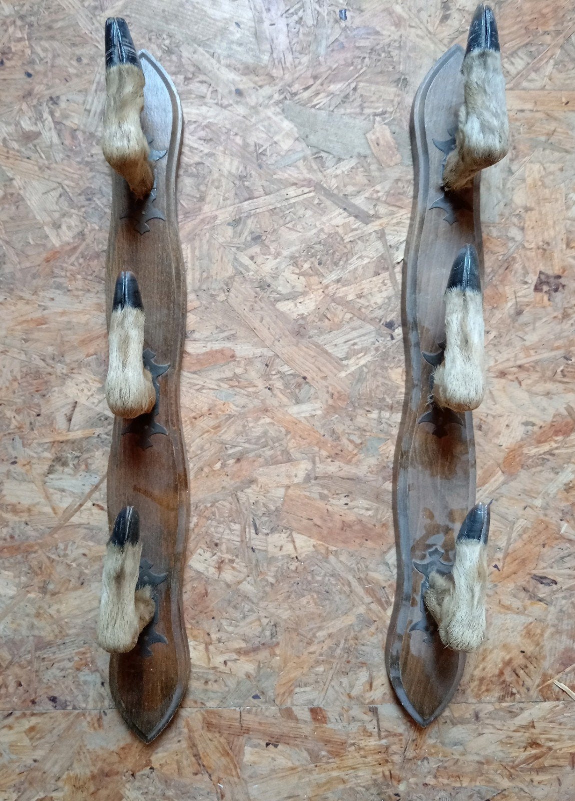 Lot de 2 porte-manteaux/porte-armes muraux vintage avec styl, Enlèvement ou Envoi, Comme neuf, Autres matériaux, Portemanteau mural