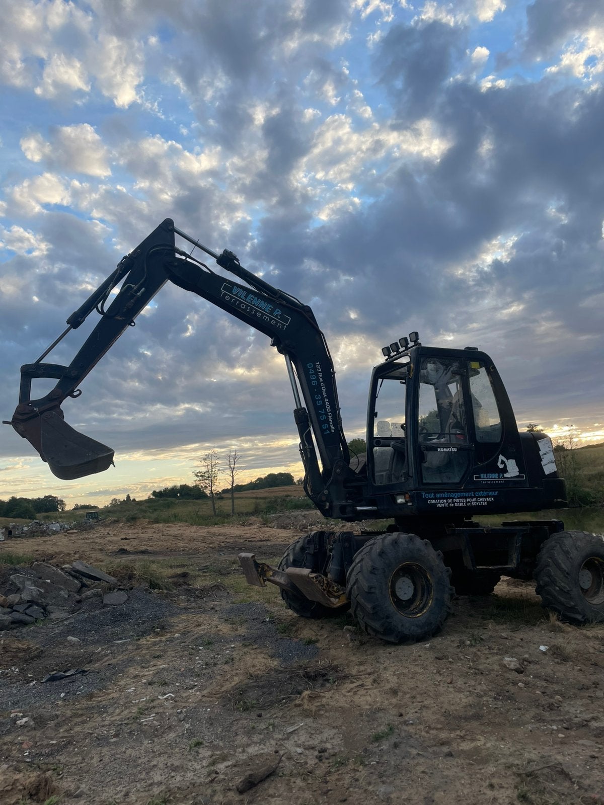 Komatsu 110r, Articles professionnels, Machines & Construction | Grues & Excavatrices, Enlèvement