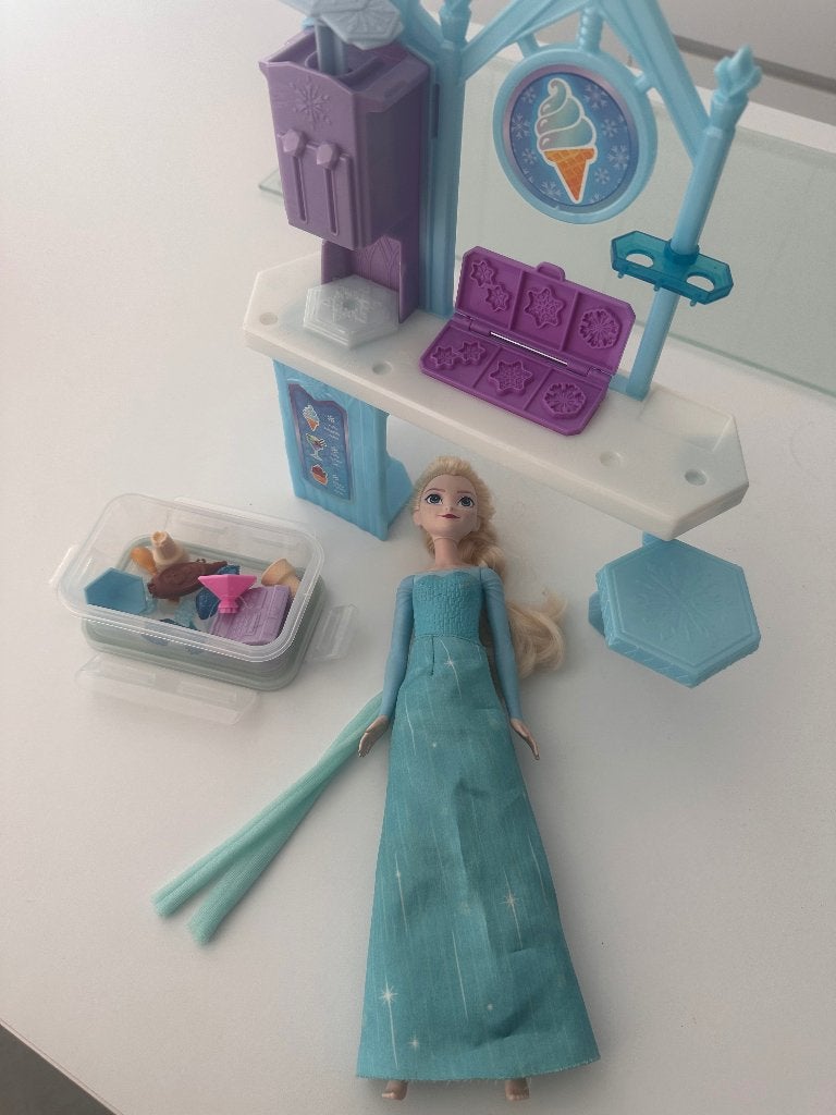 Frozen pop, Kinderen en Baby's, Speelgoed | Poppen, Ophalen, Zo goed als nieuw, Overige typen