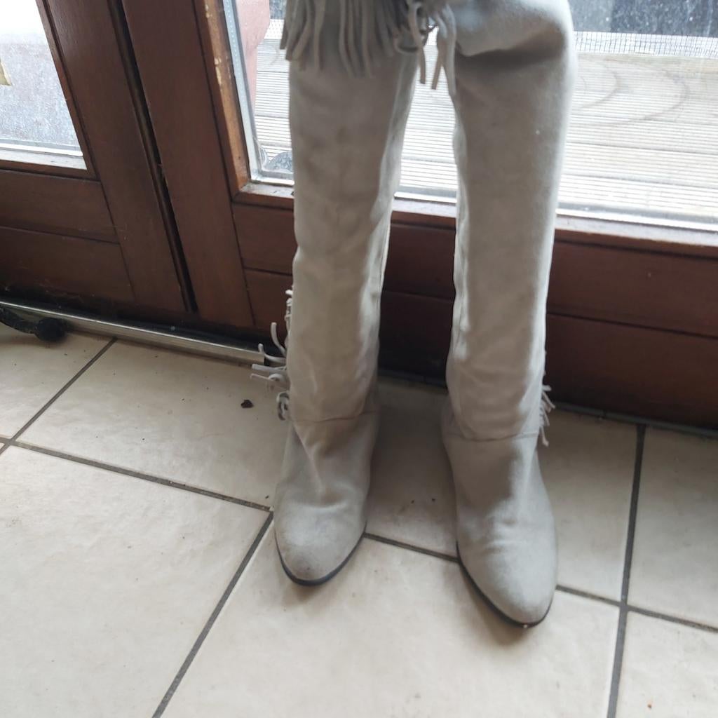 Botte  de femme  peinture  39 neuve, Enlèvement