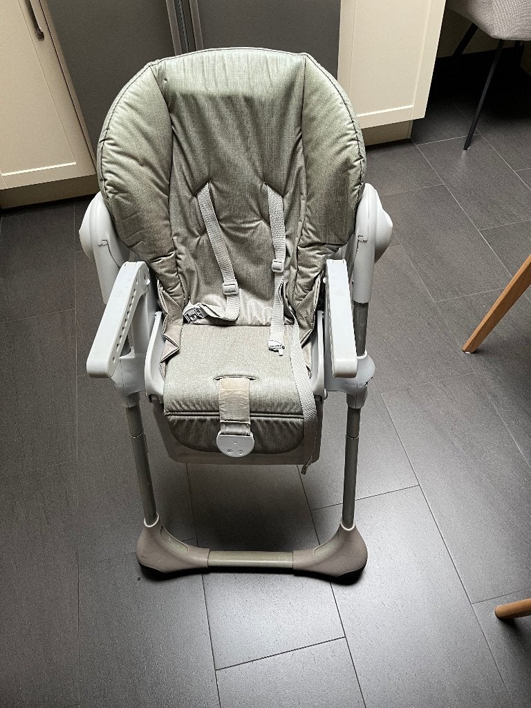 Kinderstoel chicco, Kinderen en Baby's, Kinderstoelen, Ophalen, Gebruikt, Inklapstoel, Aanschuifbaar