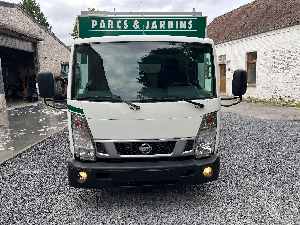 NISSAN NT 400, Autos, Achat, Euro 6, Entreprise, 3 places
