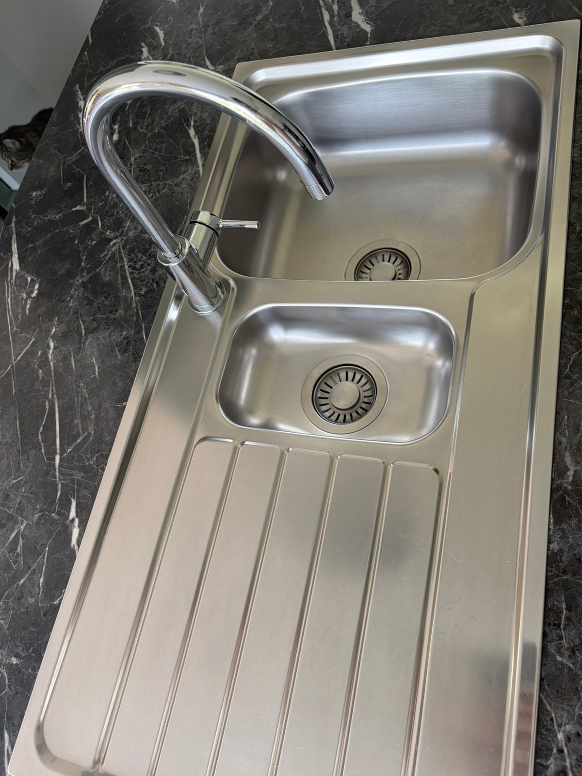 Évier cuisine inox Franke 2 bacs  + robinet – très bon état, Enlèvement, Comme neuf