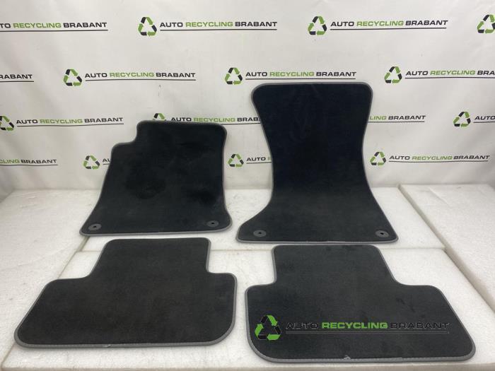 Matten Set van een Audi A5, Auto-onderdelen, Interieur en Bekleding, Gebruikt, -, -, Ophalen of Verzenden