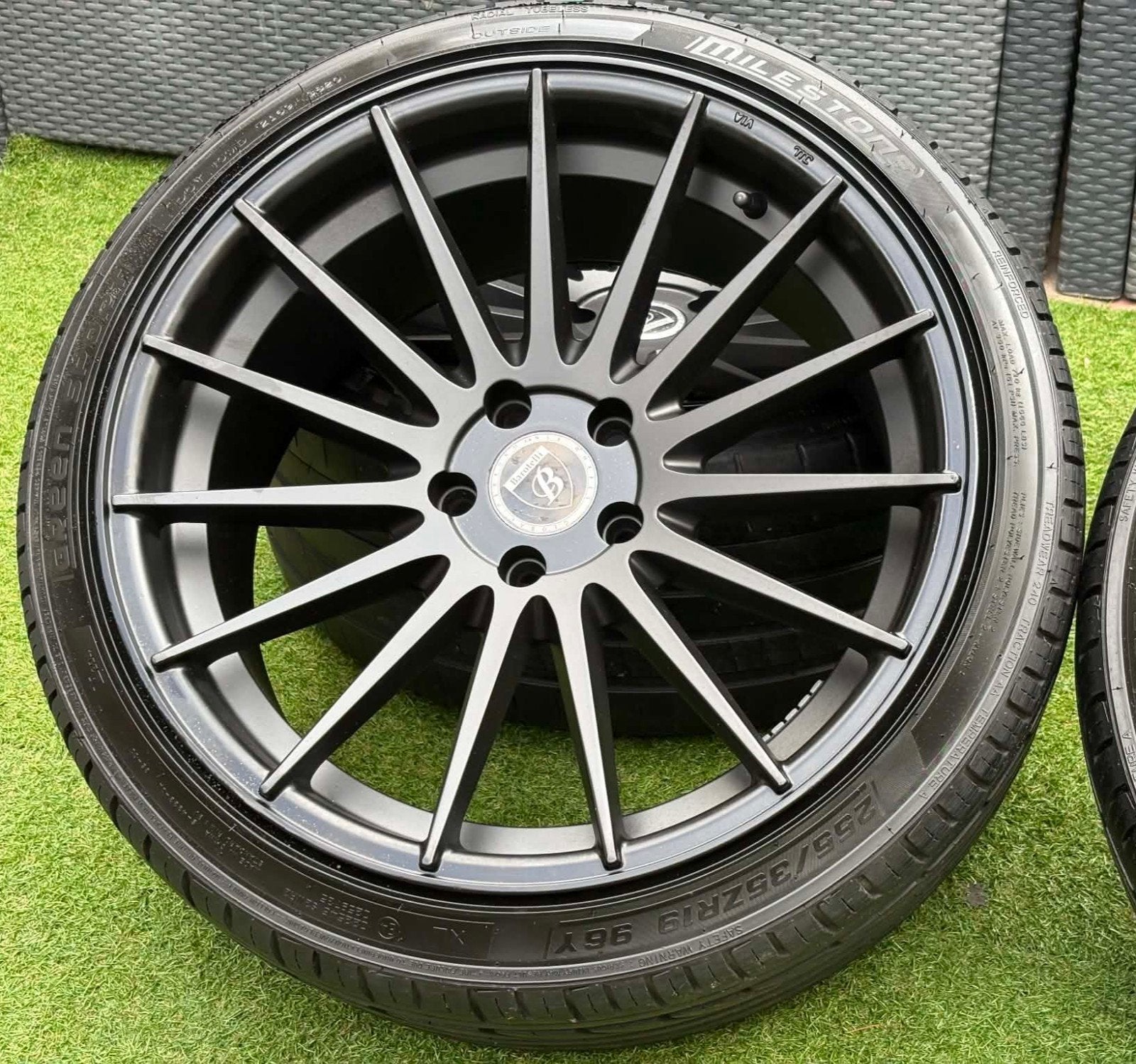 19" Dip Concave Velgen 5x112, Gebruikt, 255 mm, Band(en), Personenwagen
