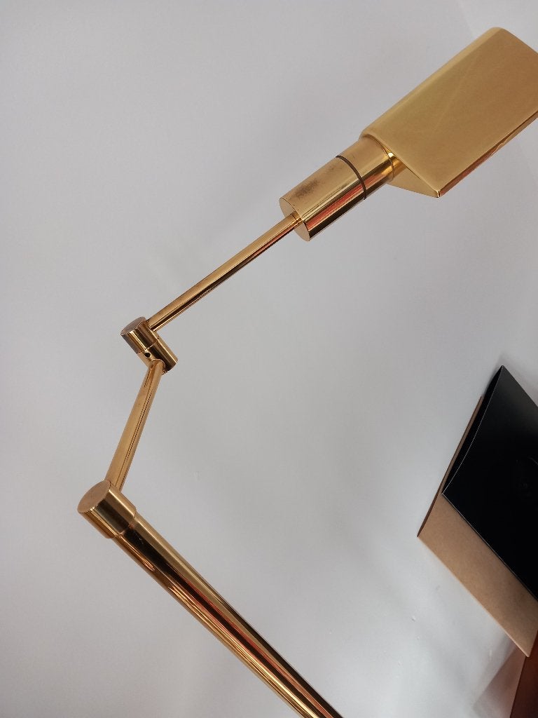 Lampe sur pied S.A. Boulanger Belgique, Enlèvement