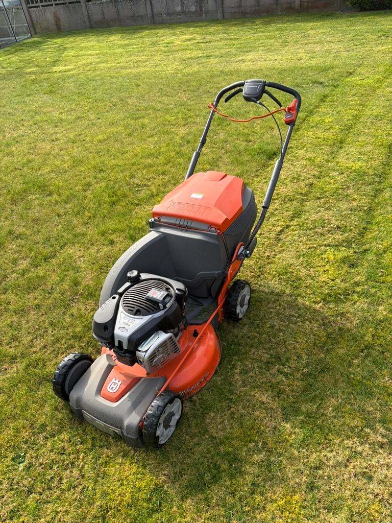 Grasmachine Husqvarna, Tuin en Terras, Ophalen, Zo goed als nieuw, Elektrische starter